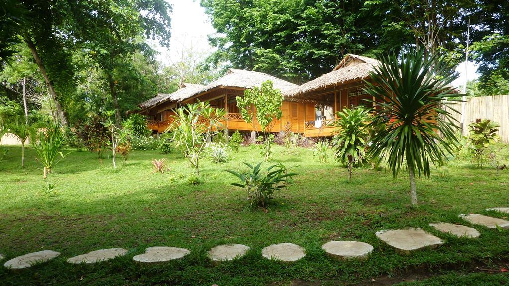 Raja Laut Dive Resort Бунакен Экстерьер фото