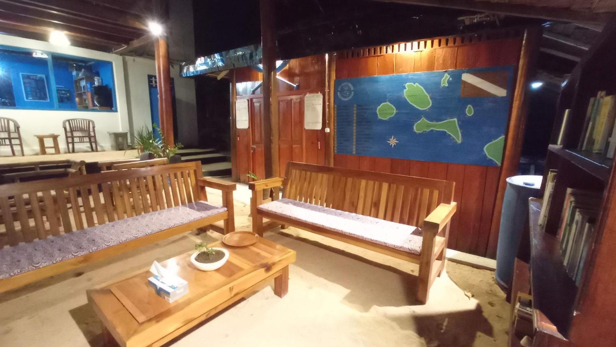 Raja Laut Dive Resort Бунакен Экстерьер фото